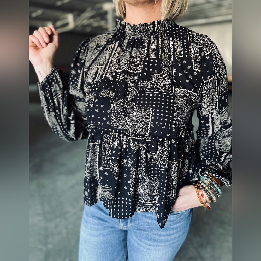 {GeeGee} Black and White Paisley Women's Top